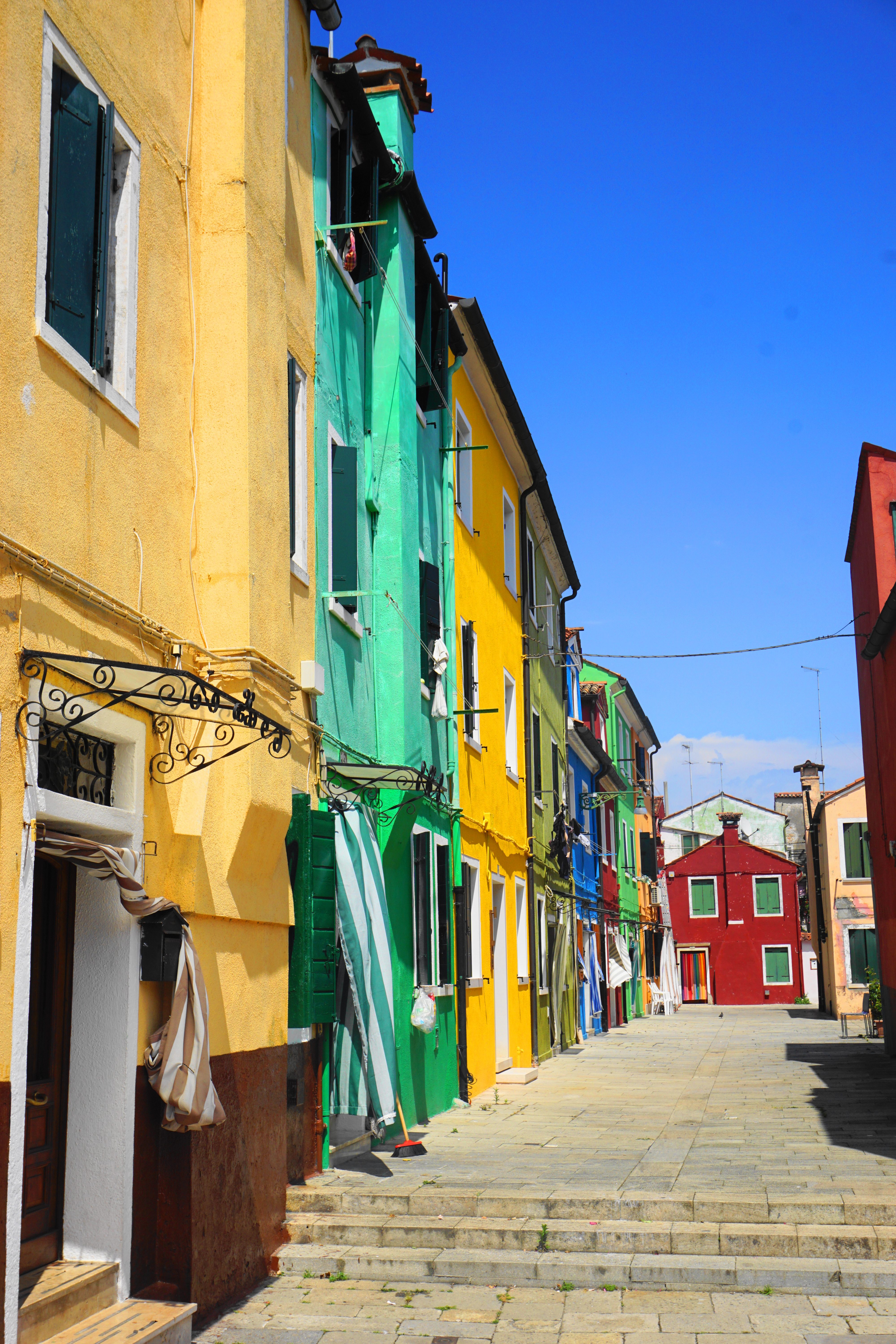 what to do Burano, Italy - colorful houses and alleyways