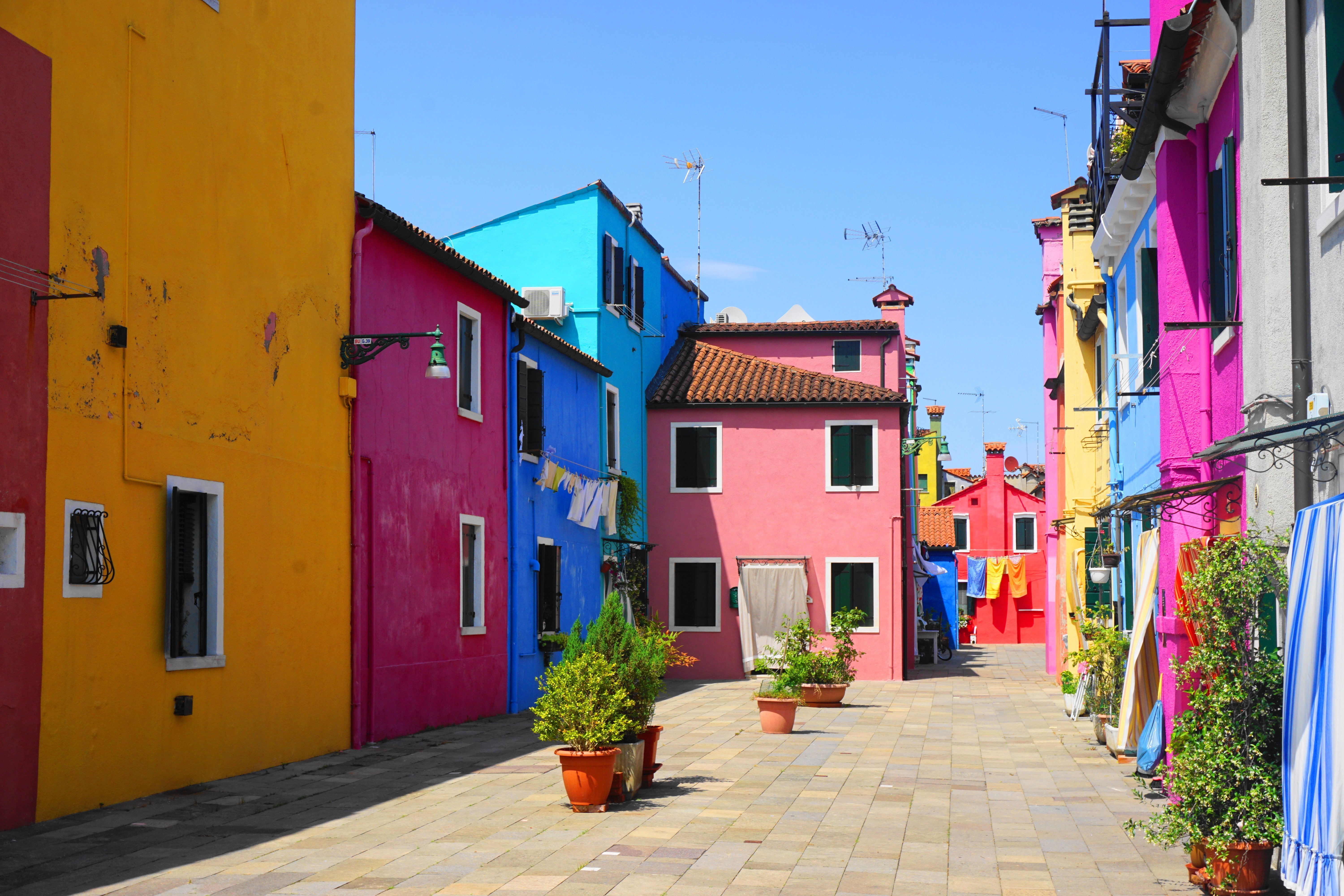 what to do Burano, Italy - colorful houses and alleys