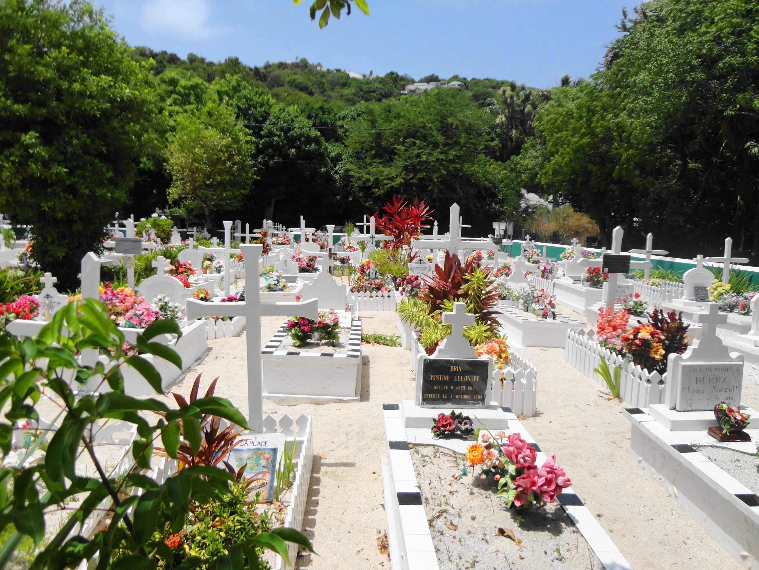 what to do in St Barts - downtown cemetary