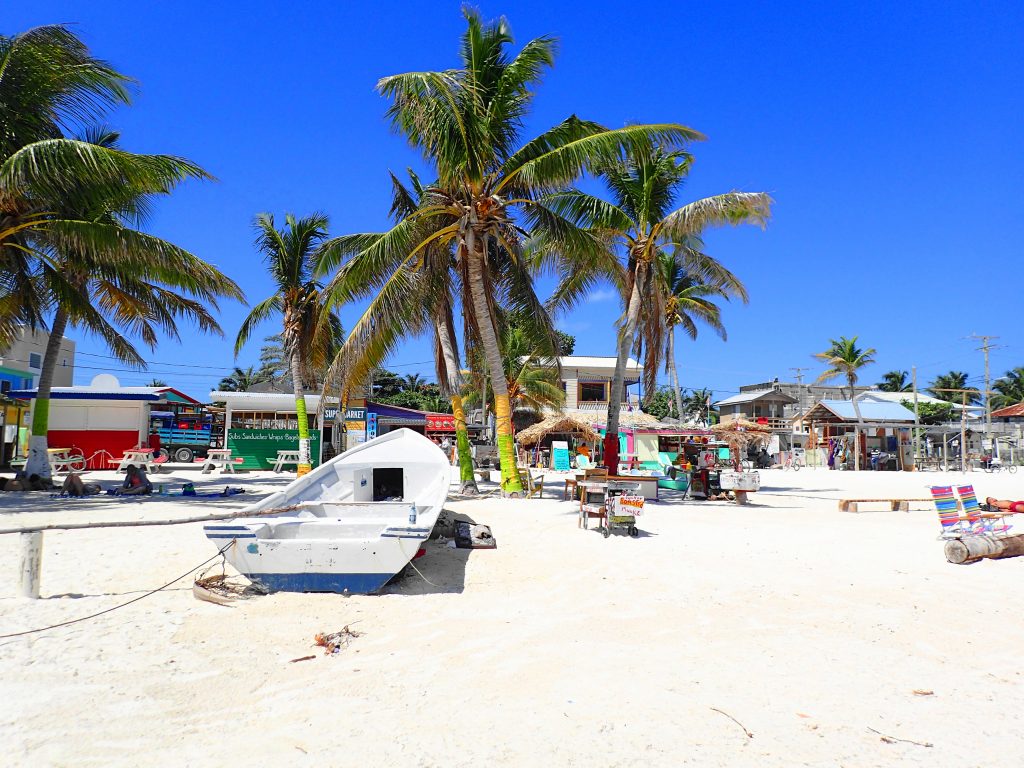 Things to do on Caye Caulker- beach